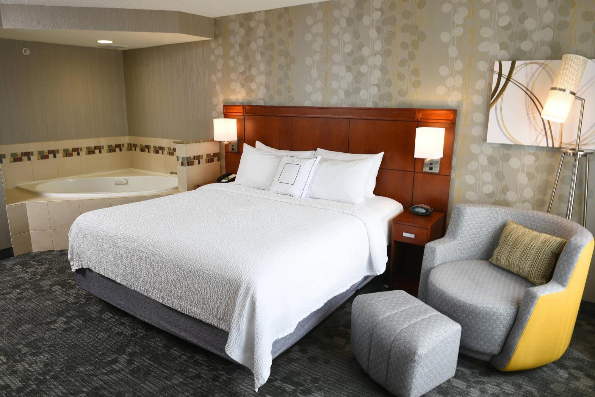 Courtyard By Marriott Су-Фолс Экстерьер фото