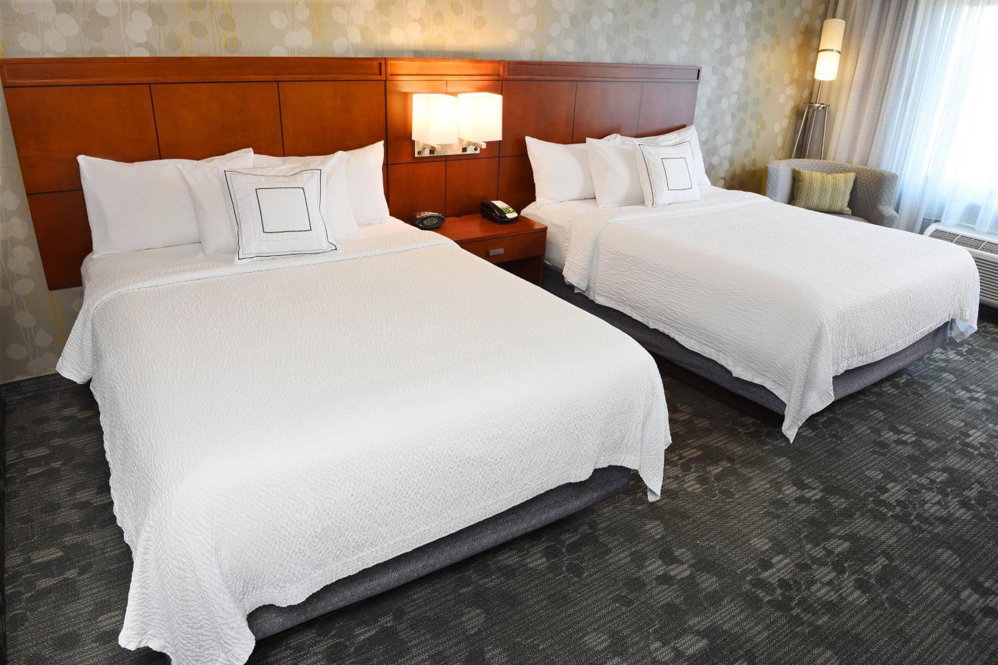 Courtyard By Marriott Су-Фолс Экстерьер фото